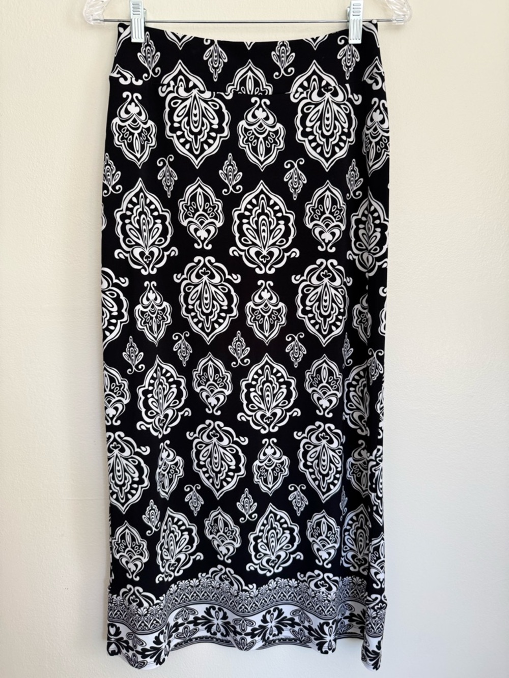 WHITE HOUSE BLACK MARKET Signature Knits Maxi Skirt - Black & White - Size XS